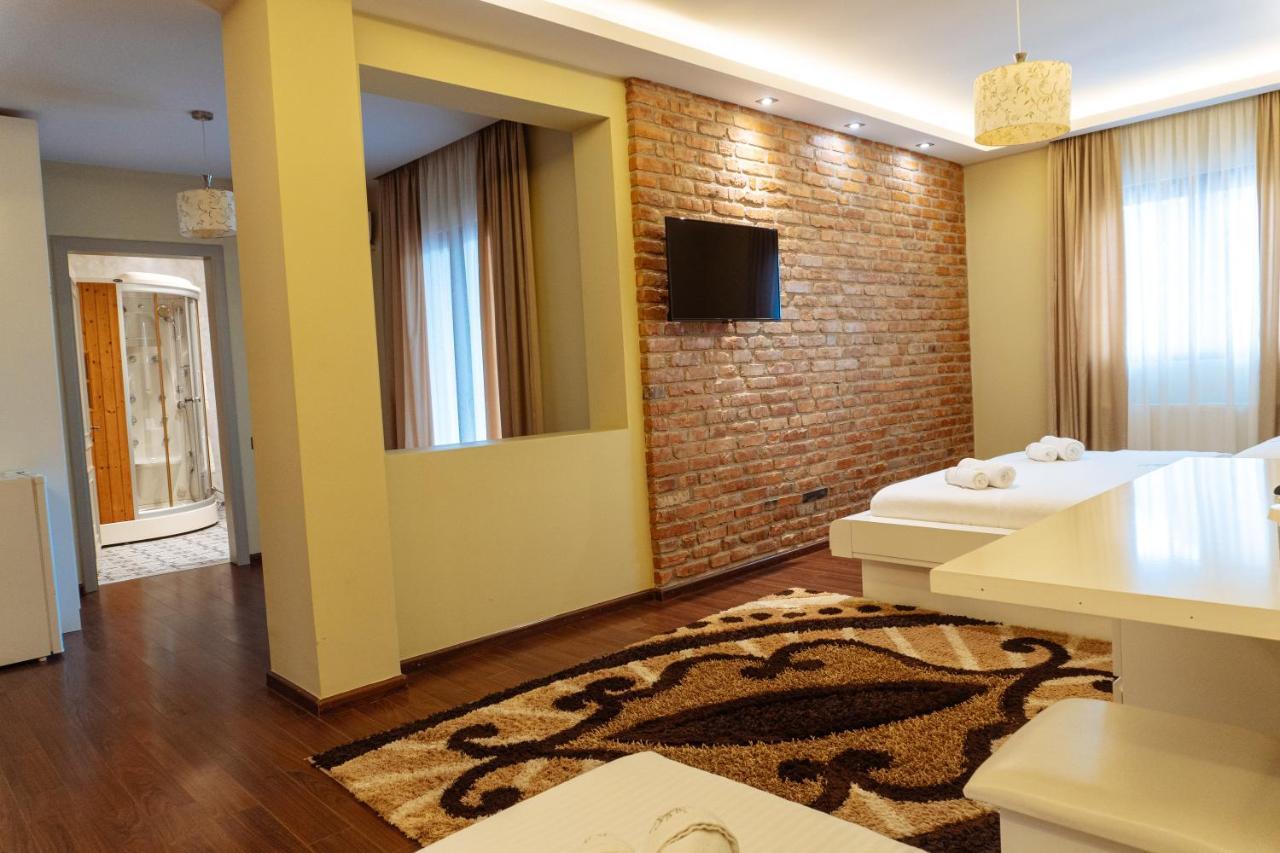 Casta Diva Boutique Hotel Korce Exterior foto