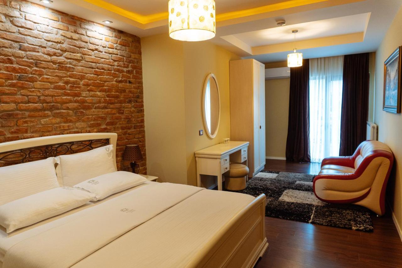 Casta Diva Boutique Hotel Korce Exterior foto